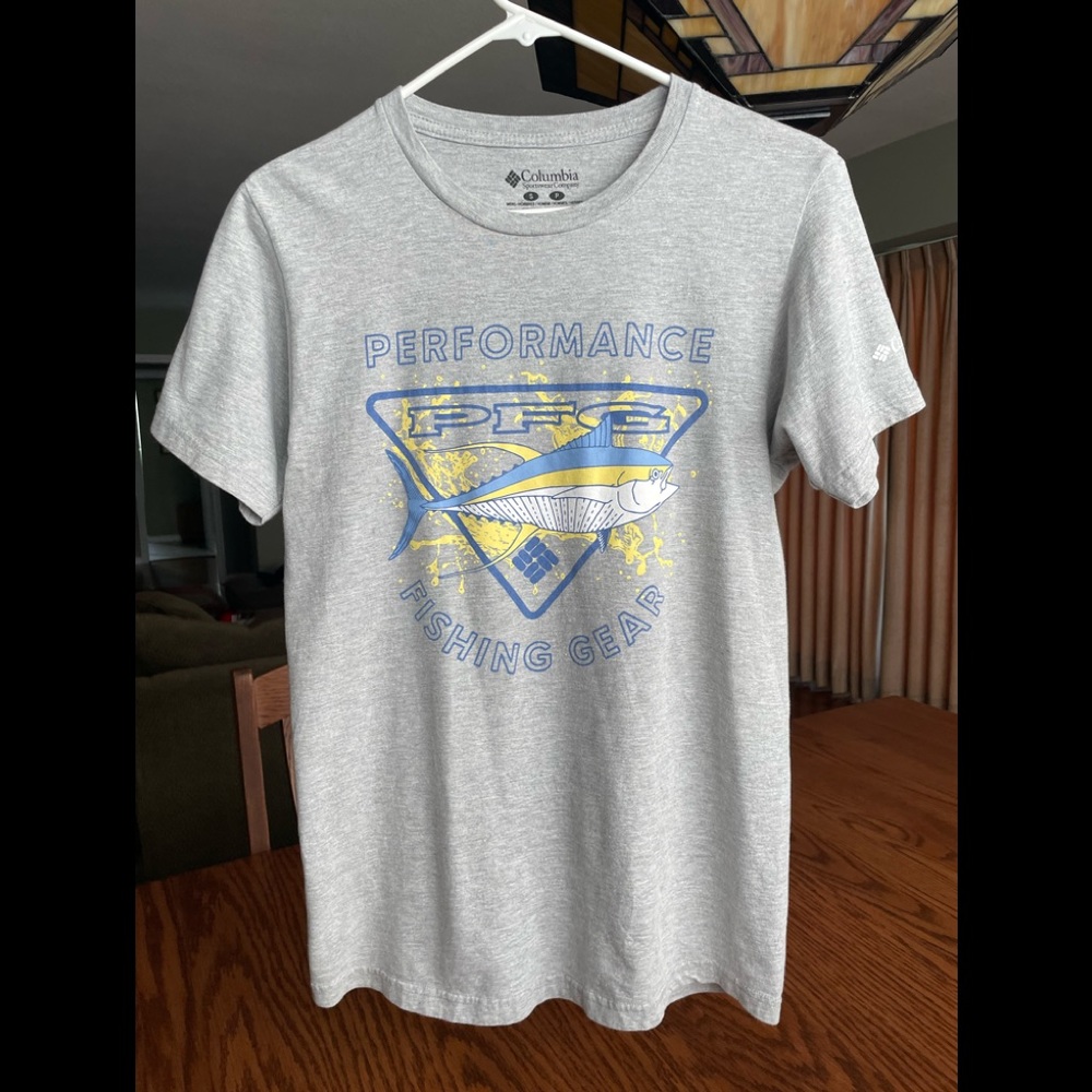 Men’s. Gray Columbia PFG Crewneck Fishing Shirt Size S